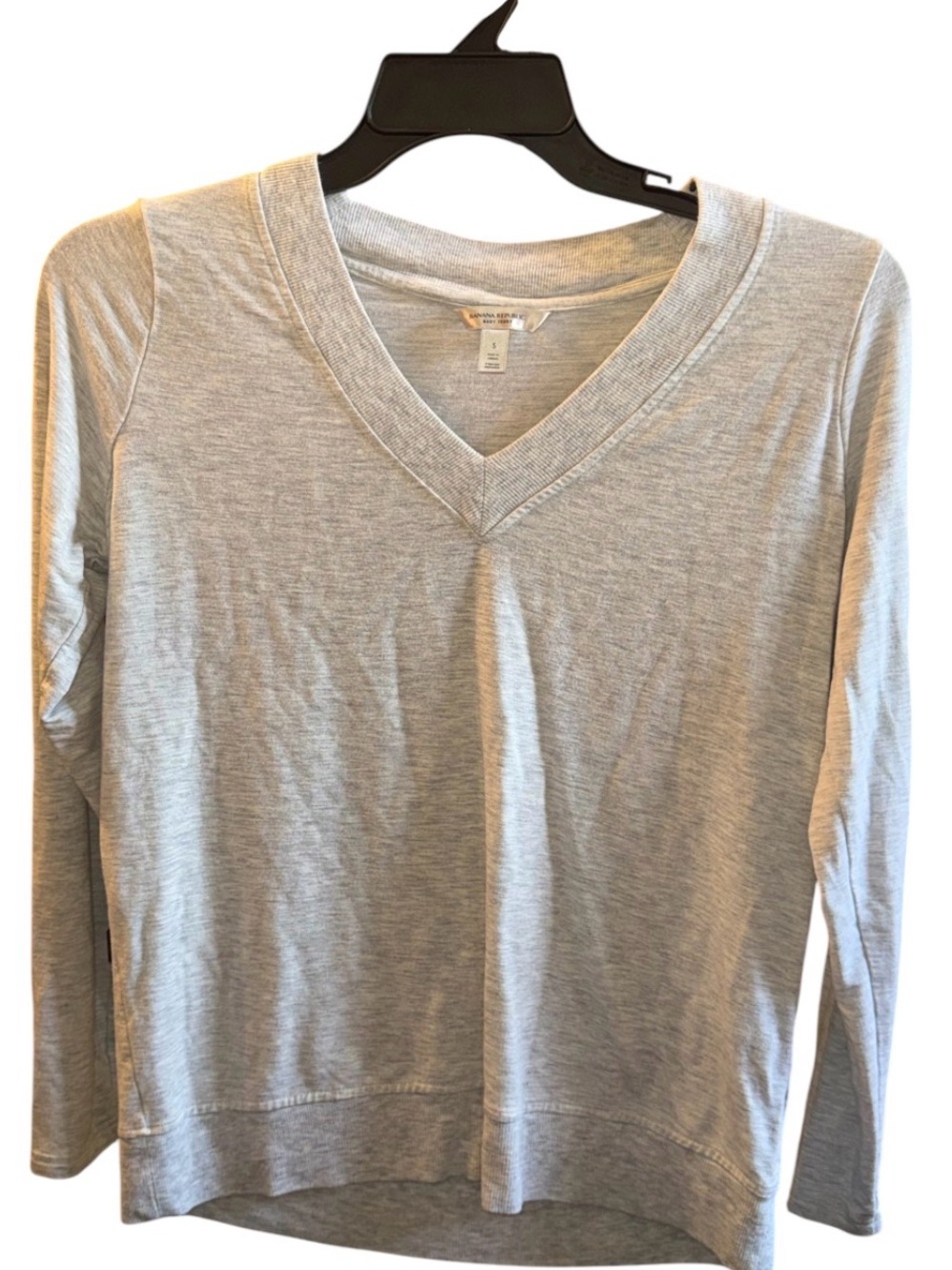 Banana Republic Light Gray V-Neck Long Sleeve Top